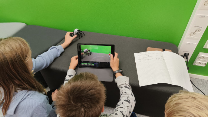 4lk-oppilaat puolestaan animaatiota selkärangattomista.