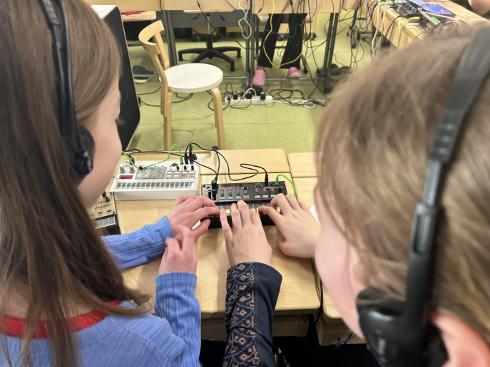 Puuhailua 2025 residency-projektissa